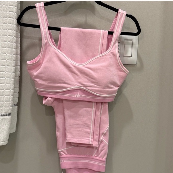 NWOT Sz Small *SET* Alo High-Waist Heart Throb Legging & Bra in Pink - Picture 3 of 4